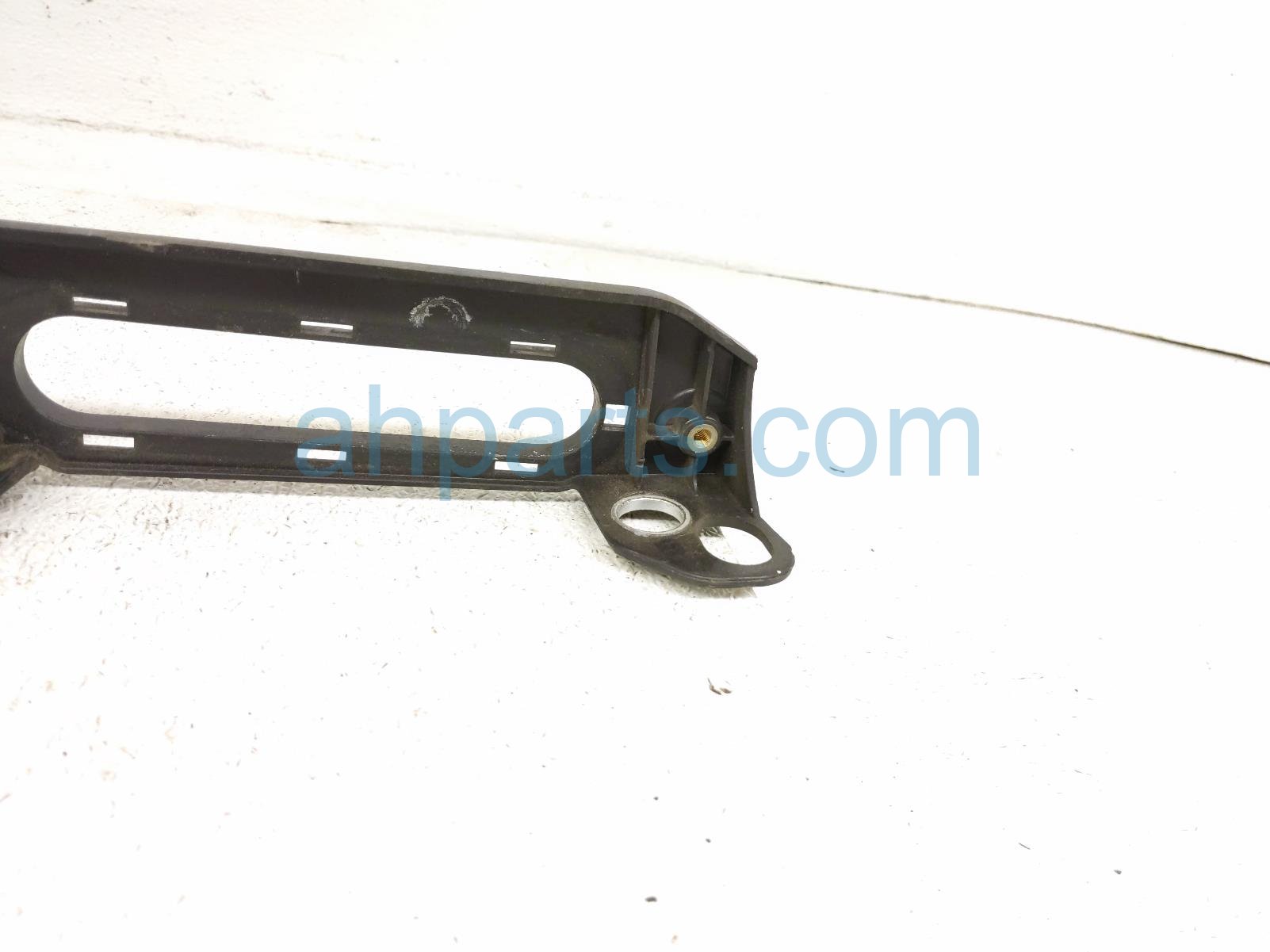 2020 Land Rover Range Rover Sport Front Passenger Bumper Mount Support Brkt LR116260 Replacement 2020 Land Rover Range Rover Sport Front Passenger Bumper Mount Support Brkt LR116260 Replacement thumbnail