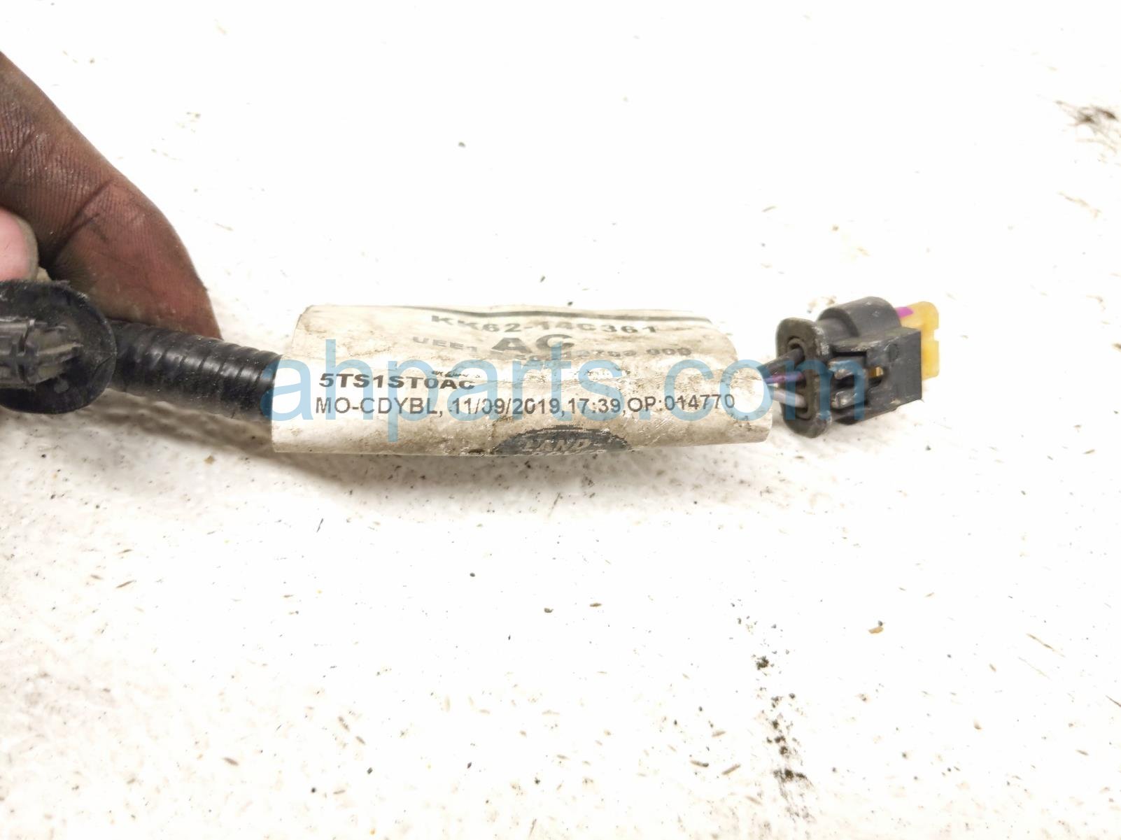 2020 Land Rover Range Rover Sport Mhev Water Pump Wire Harness 3.0l LR064173 Replacement 2020 Land Rover Range Rover Sport Mhev Water Pump Wire Harness 3.0l LR064173 Replacement thumbnail
