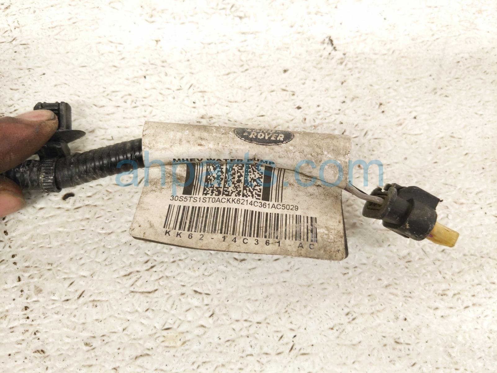 2020 Land Rover Range Rover Sport Mhev Water Pump Wire Harness 3.0l LR064173 Replacement 2020 Land Rover Range Rover Sport Mhev Water Pump Wire Harness 3.0l LR064173 Replacement thumbnail