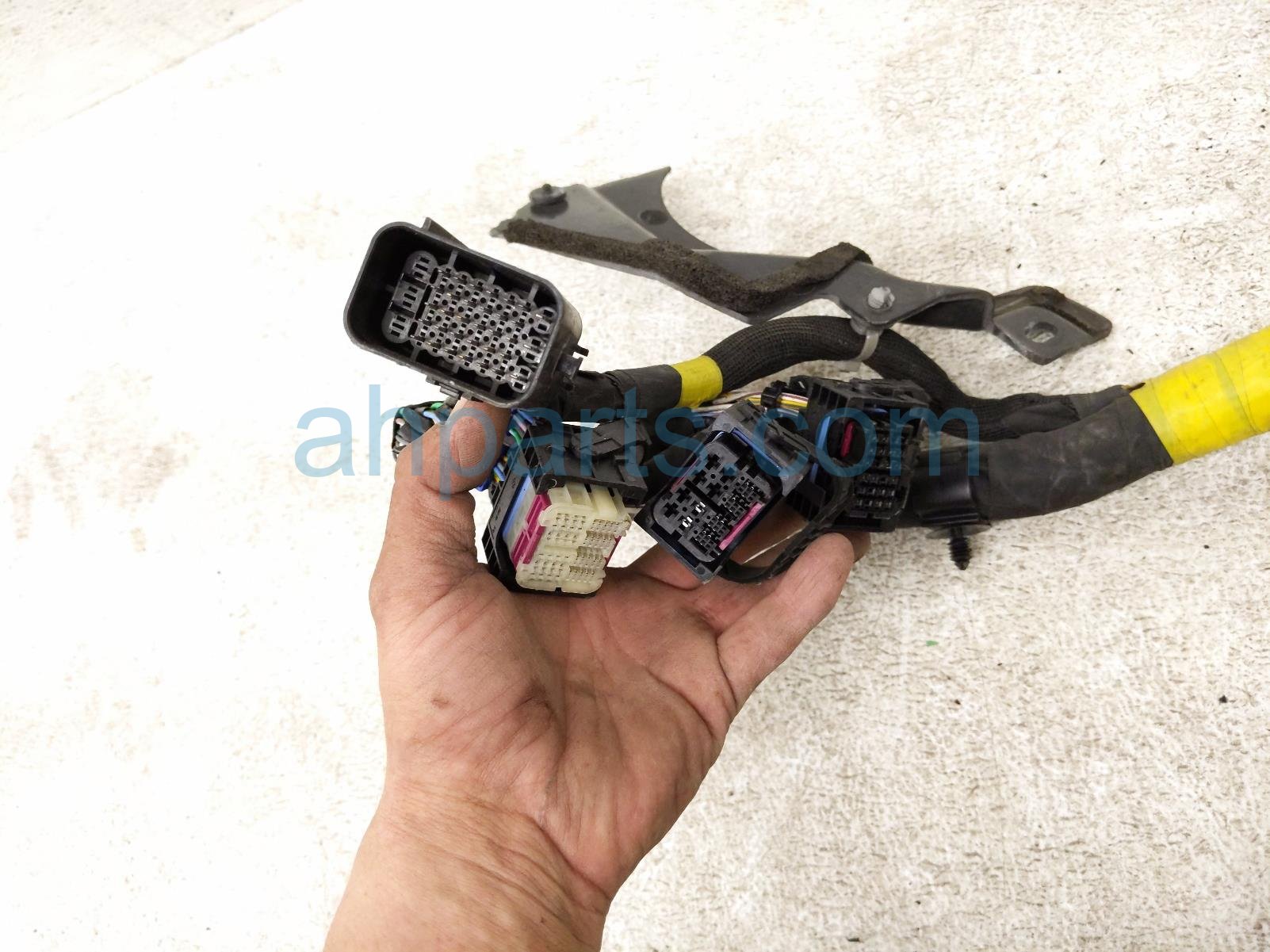 2020 Land Rover Range Rover Sport Engine Wiring Harness 3.0l Awd LR171970 Replacement 2020 Land Rover Range Rover Sport Engine Wiring Harness 3.0l Awd LR171970 Replacement thumbnail