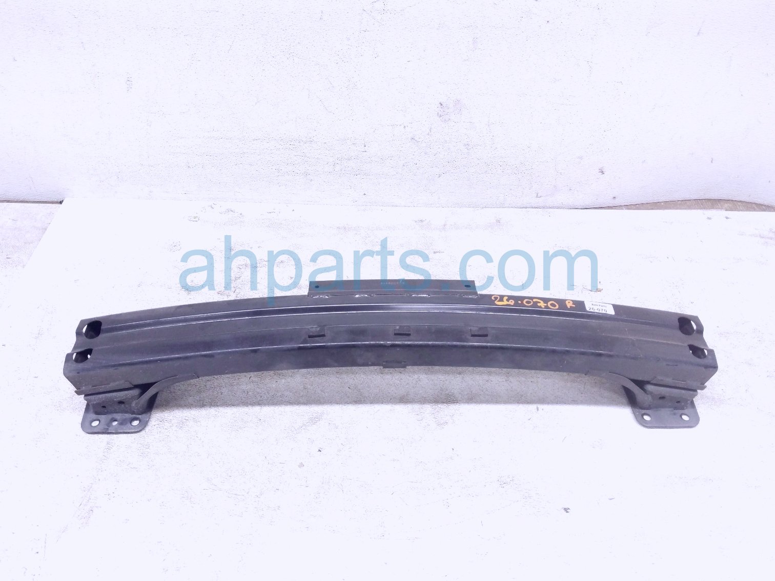 Honda REAR BUMPER REINFORCEMENT BAR