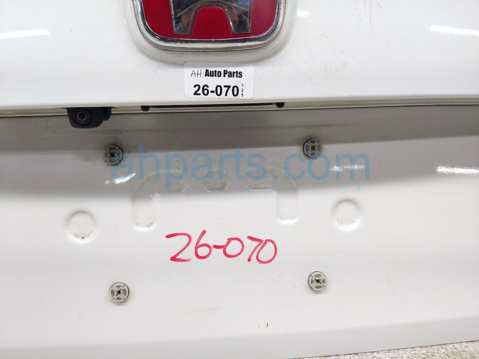 2019 Honda Civic Trunk / Decklid White 68500 TBF A01ZZ Replacement 2019 Honda Civic Trunk / Decklid White 68500 TBF A01ZZ Replacement thumbnail