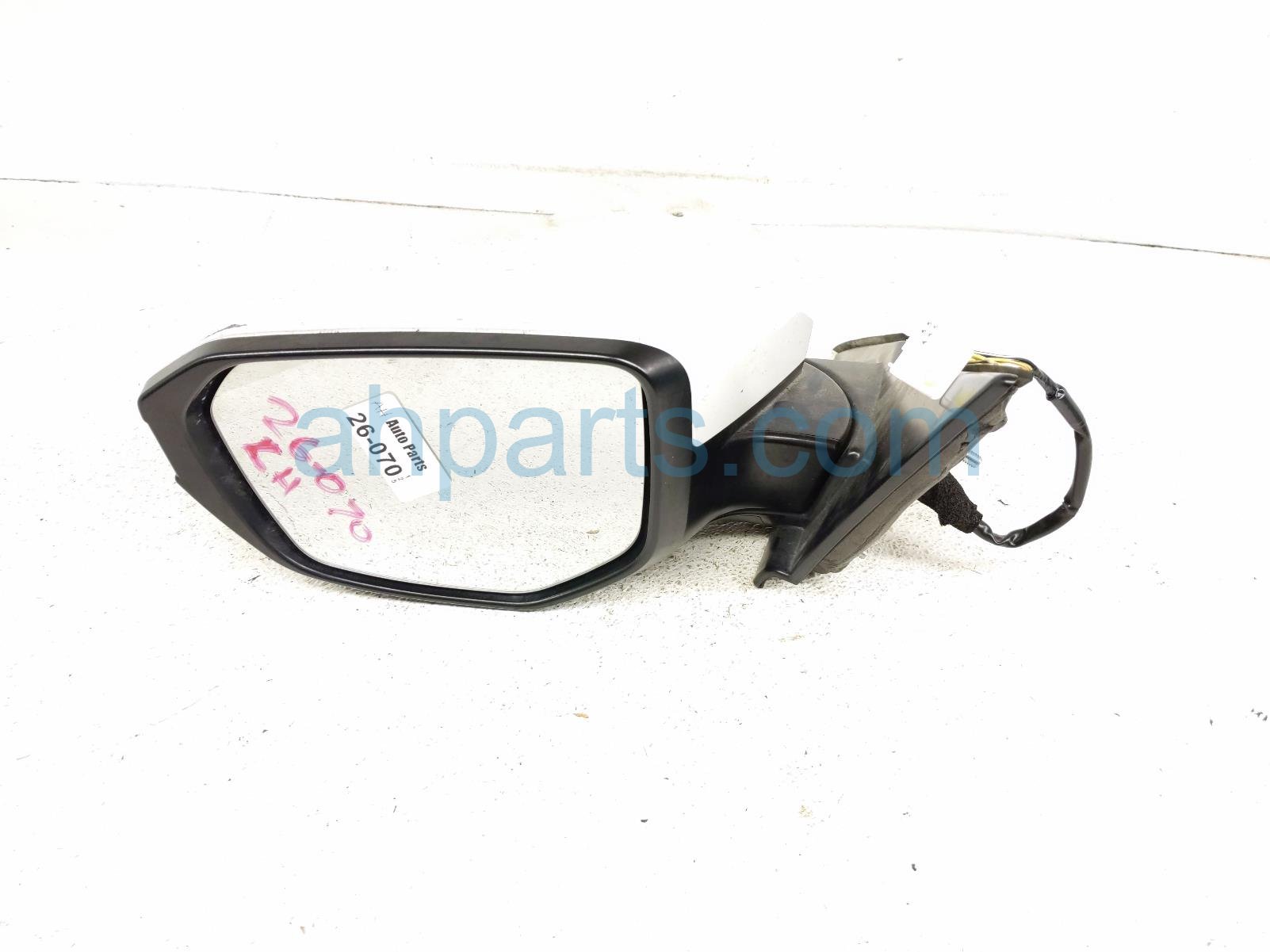 Honda LH SIDE VIEW MIRROR - WHITE