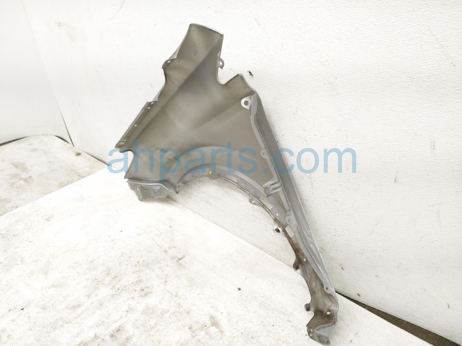 2018 Toyota Rav 4 Front Passenger Fender Silver 53801 42170 Replacement 2018 Toyota Rav 4 Front Passenger Fender Silver 53801 42170 Replacement thumbnail