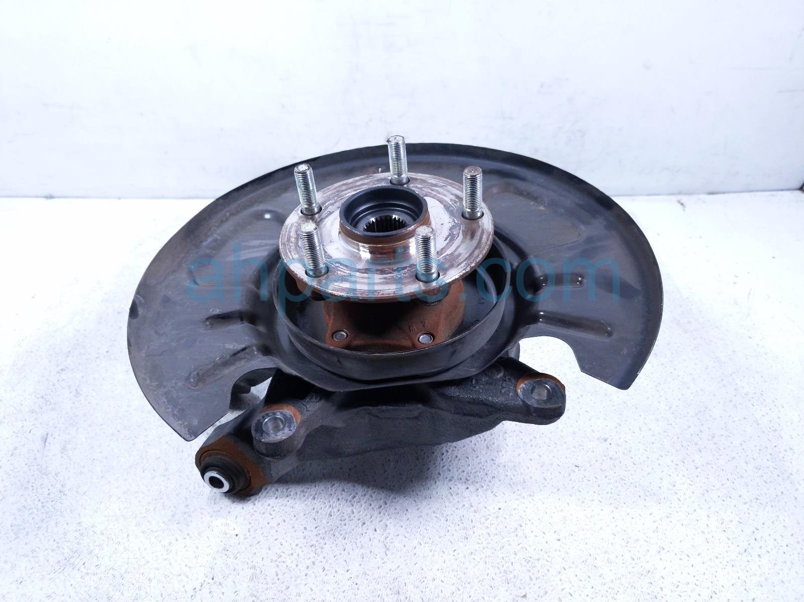 Subaru RR/LH SPINDLE KNUCKLE HUB Subaru RR/LH SPINDLE KNUCKLE HUB
