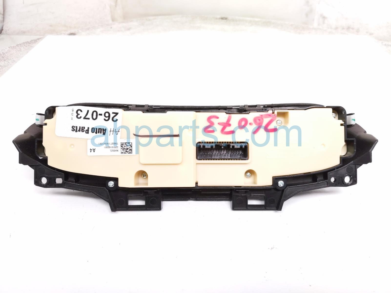 2016 Honda CR V Temperature Climate Heater/ac Control(on Dash) 79600 T1W A41ZB Replacement 2016 Honda CR V Temperature Climate Heater/ac Control(on Dash) 79600 T1W A41ZB Replacement thumbnail