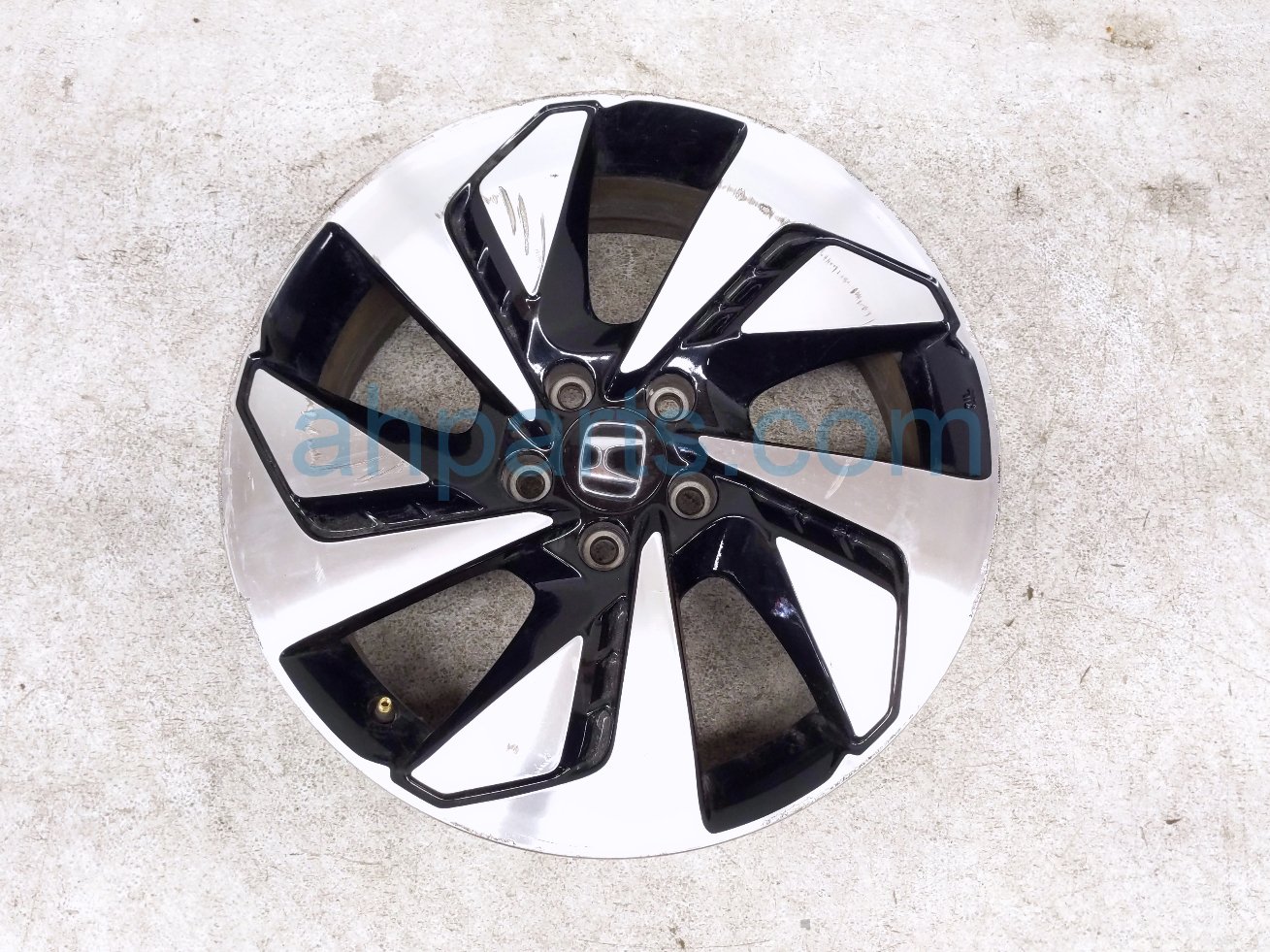 Honda FR/RH WHEEL / RIM - CURB SPOKE