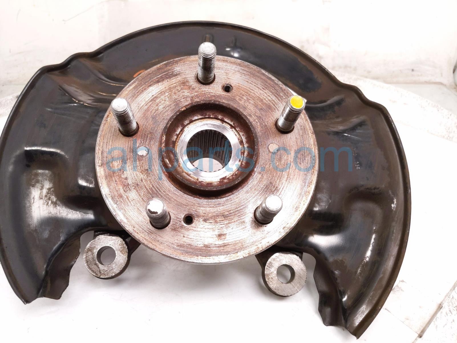 Honda FR/LH SPINDLE KNUCKLE HUB - AWD