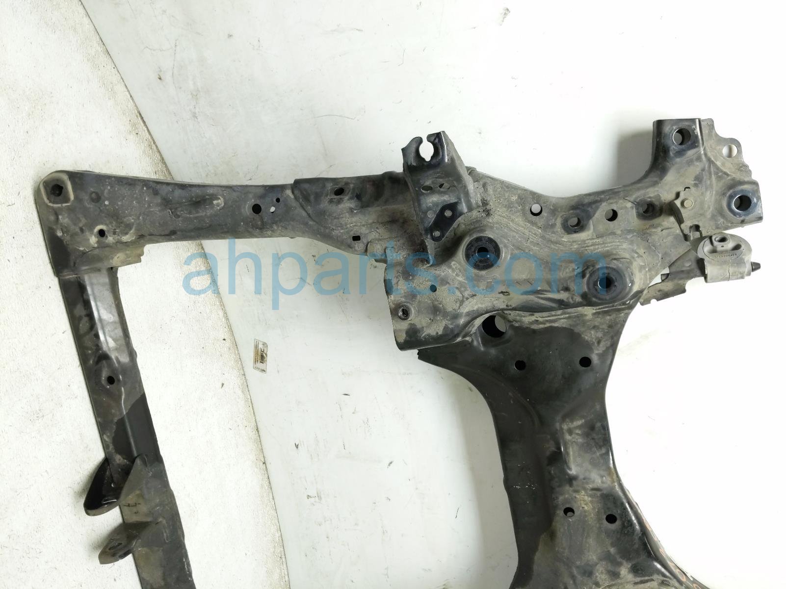 2016 Honda CR V Crossmember Front Engine Sub Frame / Cradle 50200 T1W A01 Replacement 2016 Honda CR V Crossmember Front Engine Sub Frame / Cradle 50200 T1W A01 Replacement thumbnail