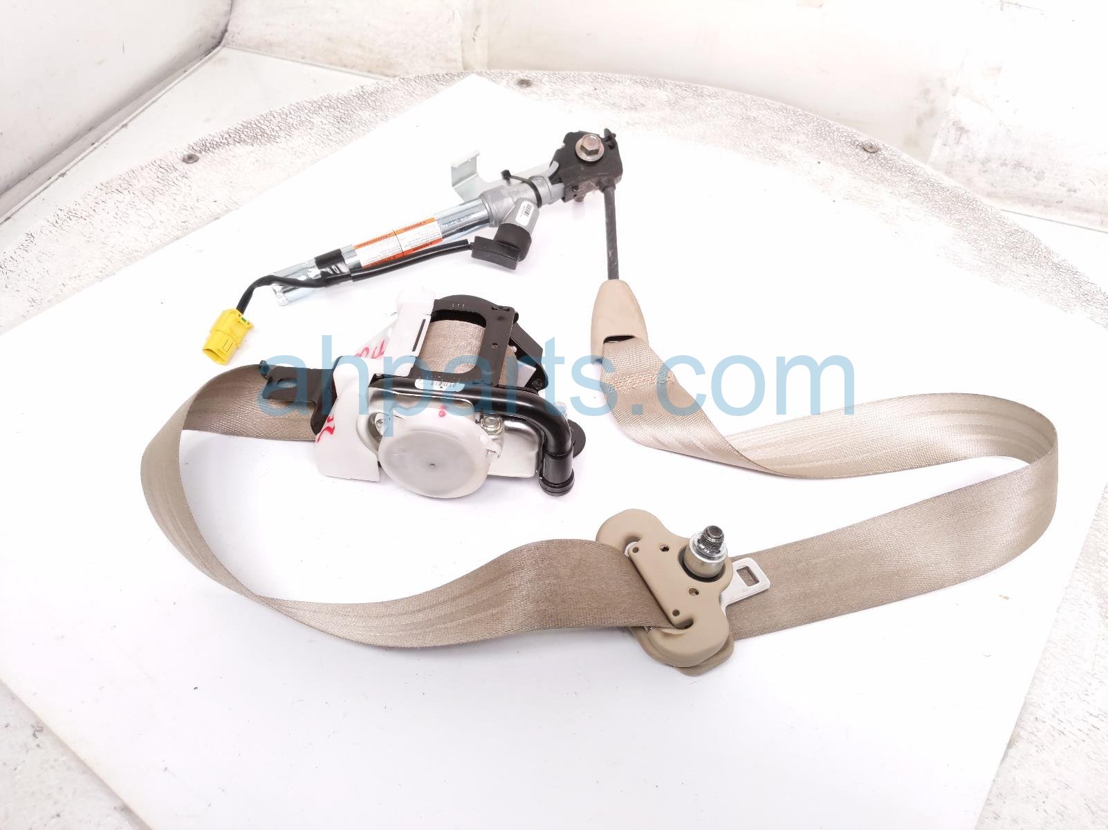 2016 Honda CR V Front Driver Seat Belt Tan 04818 T0G A20ZA Replacement 2016 Honda CR V Front Driver Seat Belt Tan 04818 T0G A20ZA Replacement thumbnail