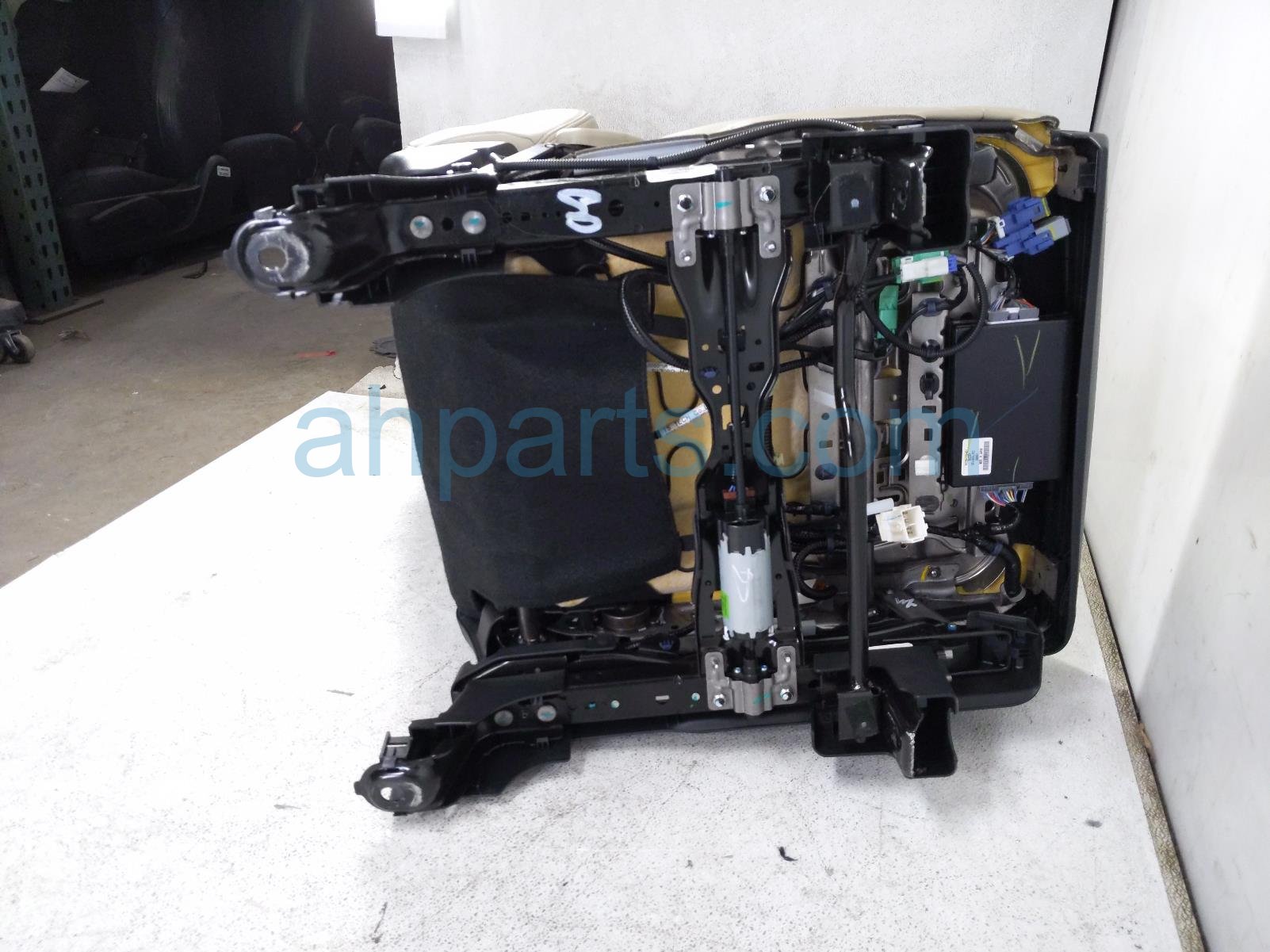 2016 Honda CR V Front Driver Seat Tan W/o Airbag* 81527 T0G L81 Replacement 2016 Honda CR V Front Driver Seat Tan W/o Airbag* 81527 T0G L81 Replacement thumbnail