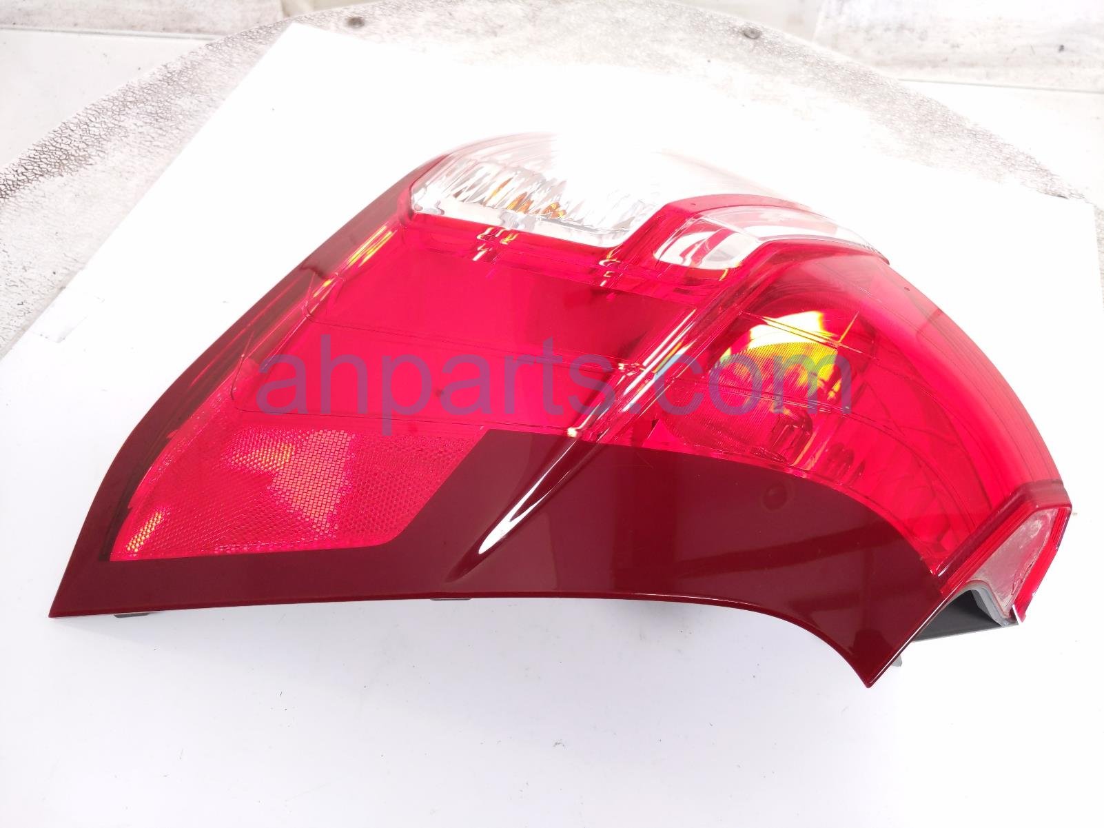 2016 Honda CR V Light / Rear Lower Passenger Tail Lamp (on Body) 33500 T1W A01 Replacement 2016 Honda CR V Light / Rear Lower Passenger Tail Lamp (on Body) 33500 T1W A01 Replacement thumbnail