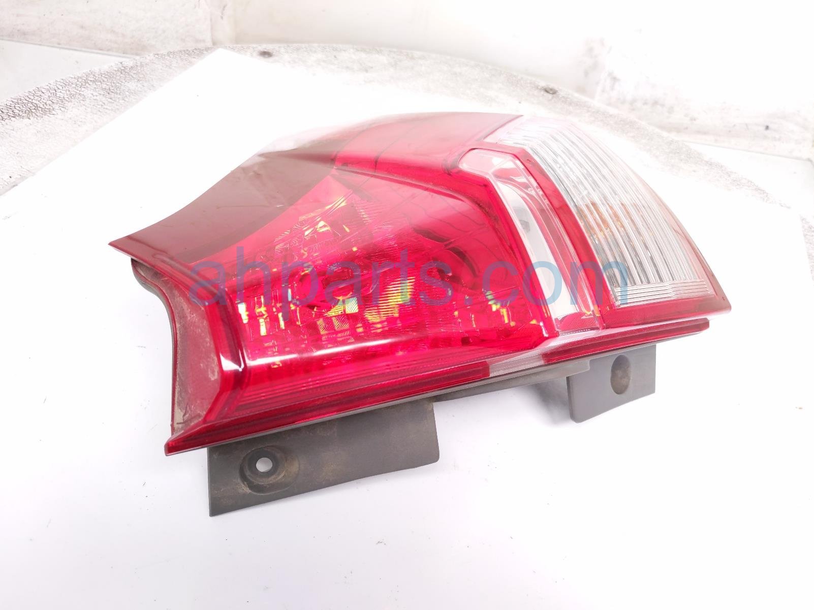 2016 Honda CR V Light / Rear Lower Passenger Tail Lamp (on Body) 33500 T1W A01 Replacement 2016 Honda CR V Light / Rear Lower Passenger Tail Lamp (on Body) 33500 T1W A01 Replacement thumbnail