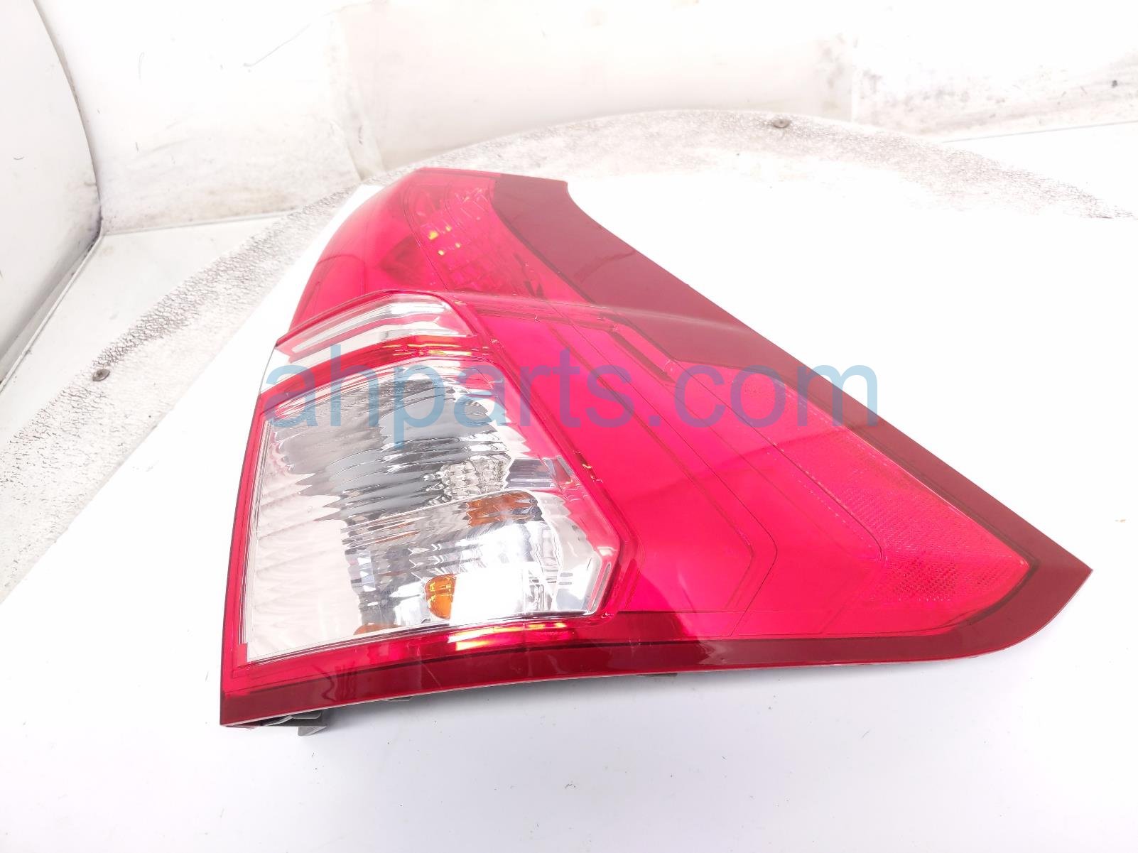 2016 Honda CR V Light / Rear Lower Passenger Tail Lamp (on Body) 33500 T1W A01 Replacement 2016 Honda CR V Light / Rear Lower Passenger Tail Lamp (on Body) 33500 T1W A01 Replacement thumbnail