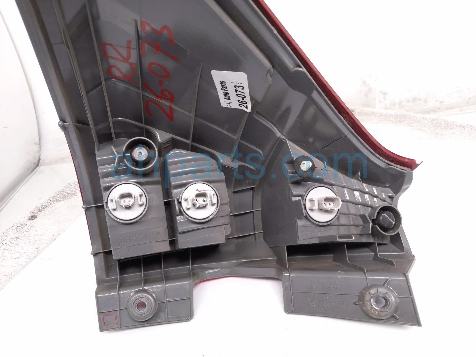 2016 Honda CR V Light / Rear Lower Passenger Tail Lamp (on Body) 33500 T1W A01 Replacement 2016 Honda CR V Light / Rear Lower Passenger Tail Lamp (on Body) 33500 T1W A01 Replacement thumbnail