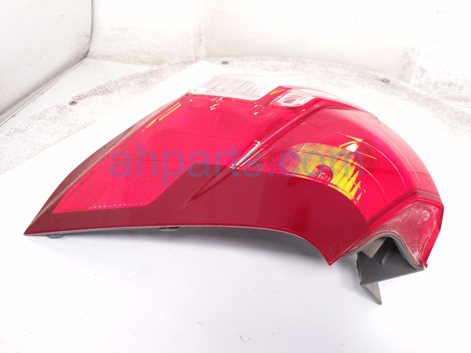 2016 Honda CR V Light / Rear Lower Passenger Tail Lamp (on Body) 33500 T1W A01 Replacement 2016 Honda CR V Light / Rear Lower Passenger Tail Lamp (on Body) 33500 T1W A01 Replacement thumbnail
