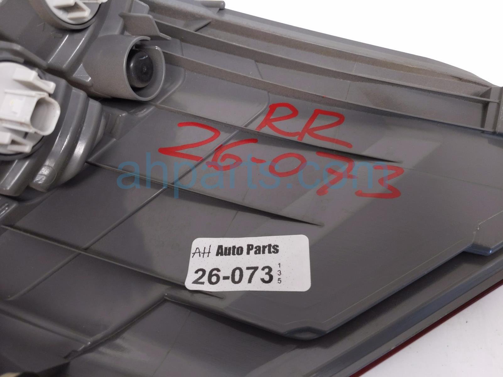 2016 Honda CR V Light / Rear Lower Passenger Tail Lamp (on Body) 33500 T1W A01 Replacement 2016 Honda CR V Light / Rear Lower Passenger Tail Lamp (on Body) 33500 T1W A01 Replacement thumbnail