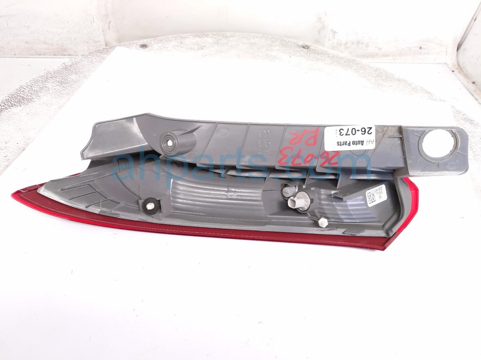 2016 Honda CR V Light / Rear Upper Passenger Tail Lamp (on Body) 34170 T1W A01 Replacement 2016 Honda CR V Light / Rear Upper Passenger Tail Lamp (on Body) 34170 T1W A01 Replacement thumbnail