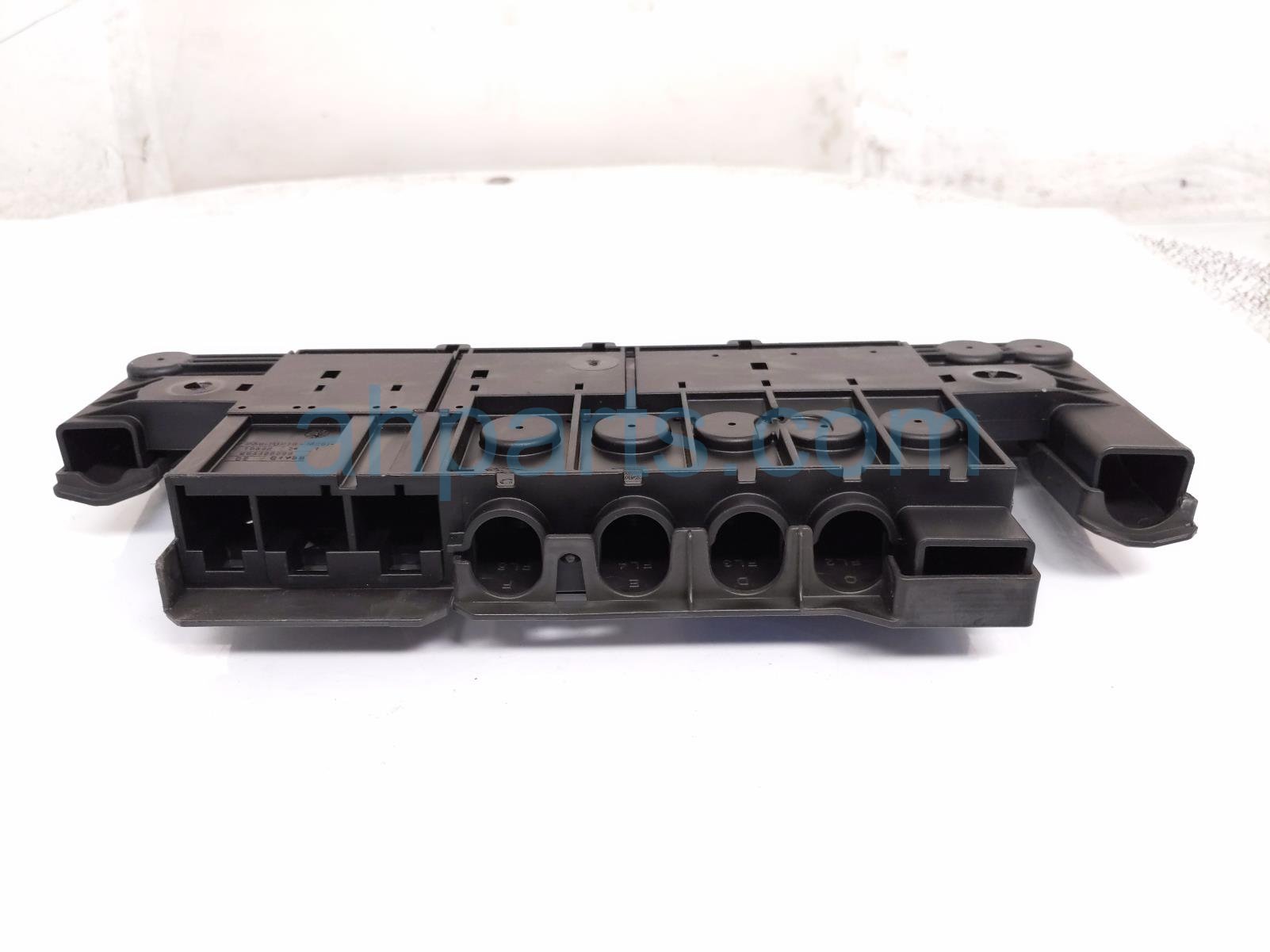 2020 Land Rover Range Rover Sport Rear Passenger Junction Fuse Box 3.0l HPLA 14A073 FC Replacement 2020 Land Rover Range Rover Sport Rear Passenger Junction Fuse Box 3.0l HPLA 14A073 FC Replacement thumbnail