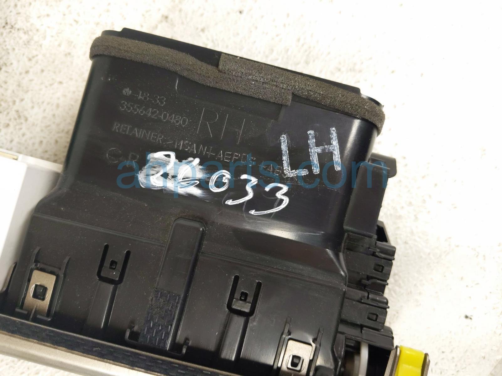 2015 Lexus Gs350 Center Dash Air Vent W/clock Blk 55660 30470 c0 Replacement 2015 Lexus Gs350 Center Dash Air Vent W/clock Blk 55660 30470 c0 Replacement thumbnail