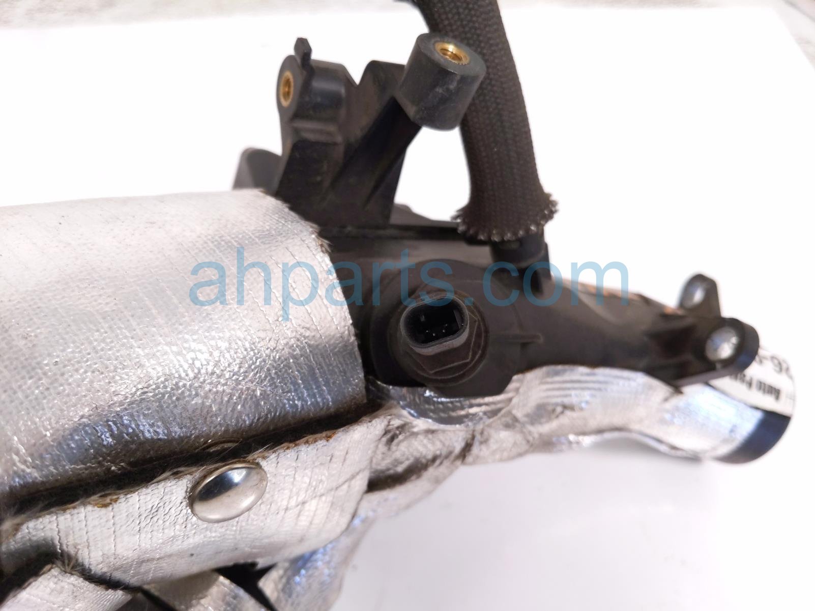 2020 Land Rover Range Rover Sport Intercooler Outlet Pipe W/sens 3.0t LR122695 Replacement 2020 Land Rover Range Rover Sport Intercooler Outlet Pipe W/sens 3.0t LR122695 Replacement thumbnail