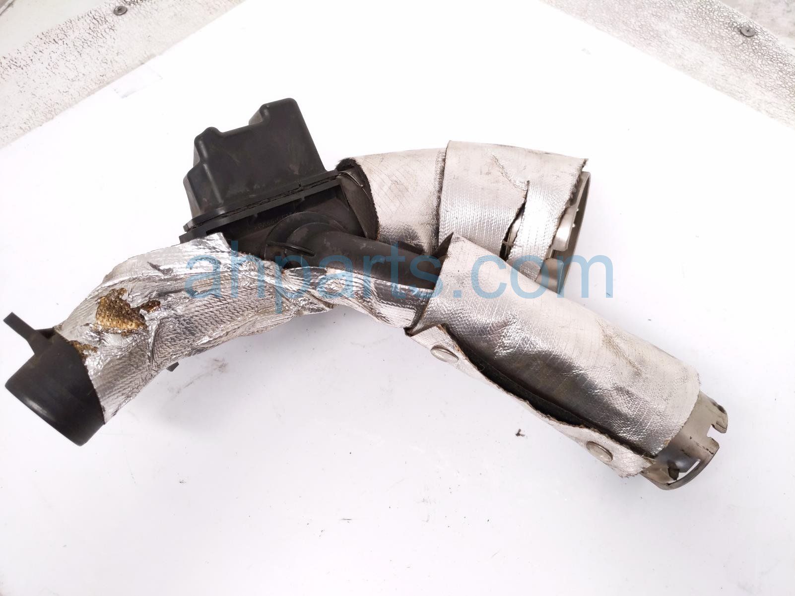 2020 Land Rover Range Rover Sport Intercooler Outlet Pipe W/sens 3.0t LR122695 Replacement 2020 Land Rover Range Rover Sport Intercooler Outlet Pipe W/sens 3.0t LR122695 Replacement thumbnail