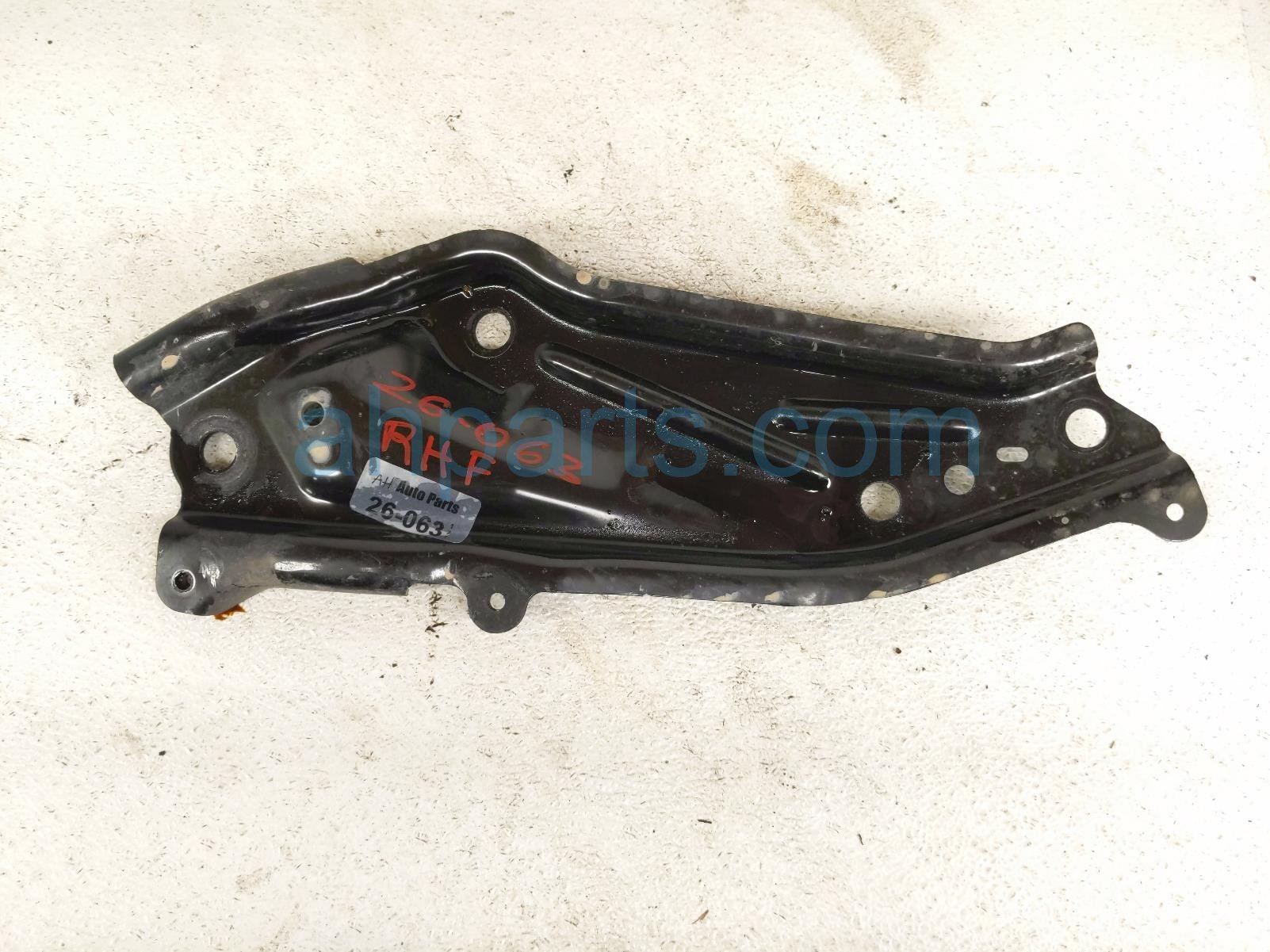 Toyota FR/RH SUB FRAME BRACE