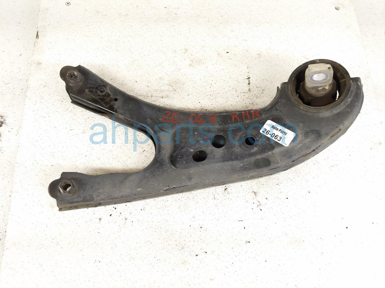 Toyota RR/RH TRAILING LOWER CONTROL ARM