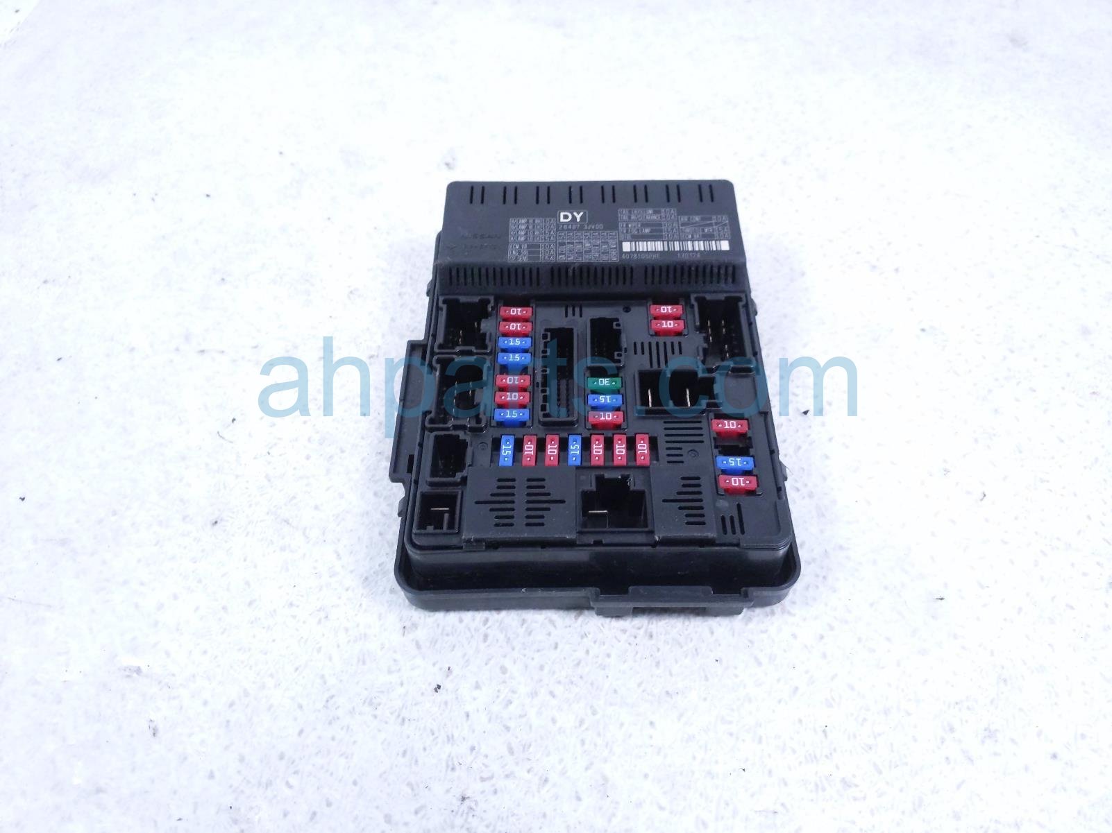 Nissan IPDM ENGINE ROOM FUSE BOX UNIT