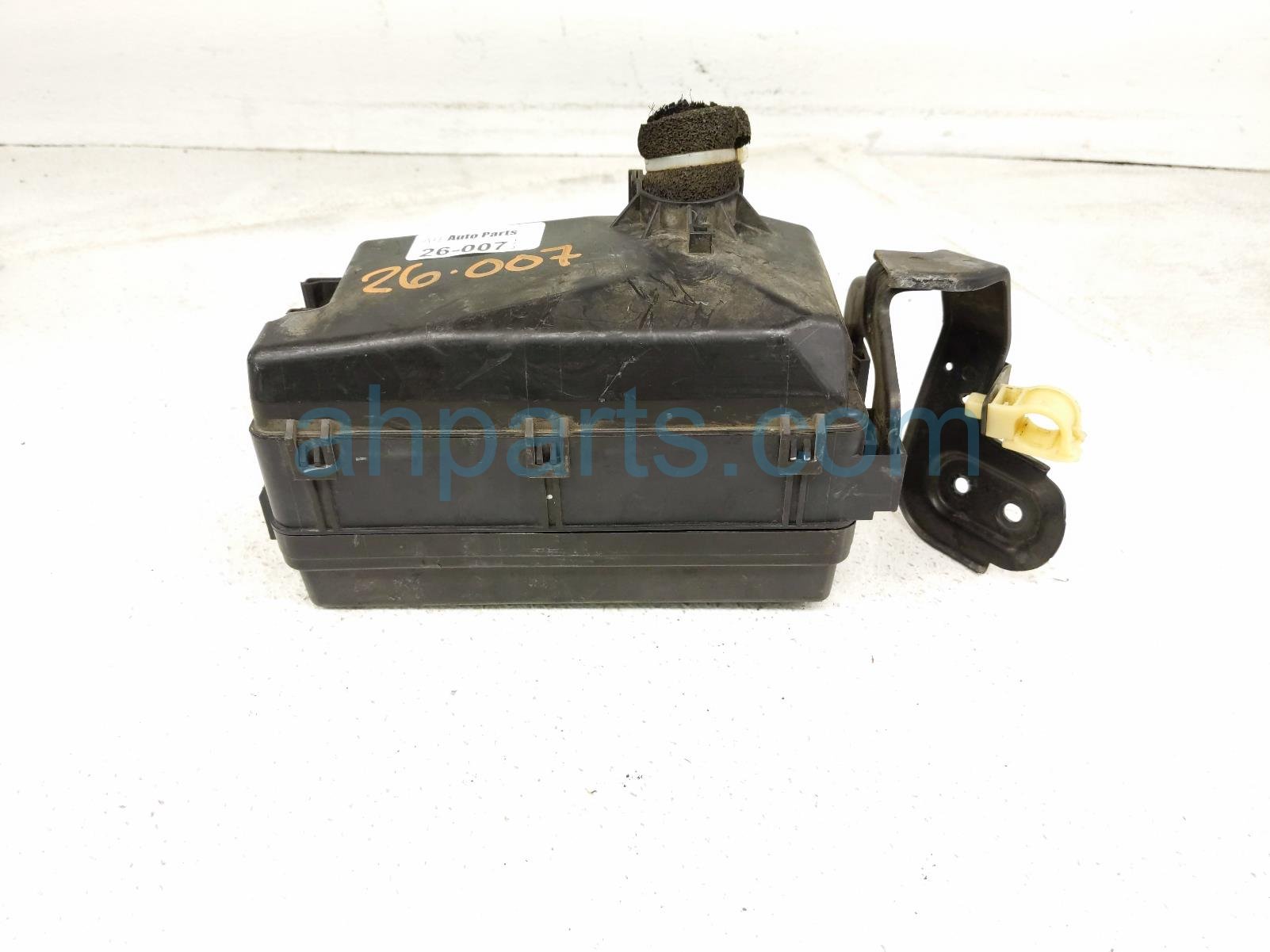 $49 Honda ENGINE ROOM FUSE BOX - SPORT 2.4L