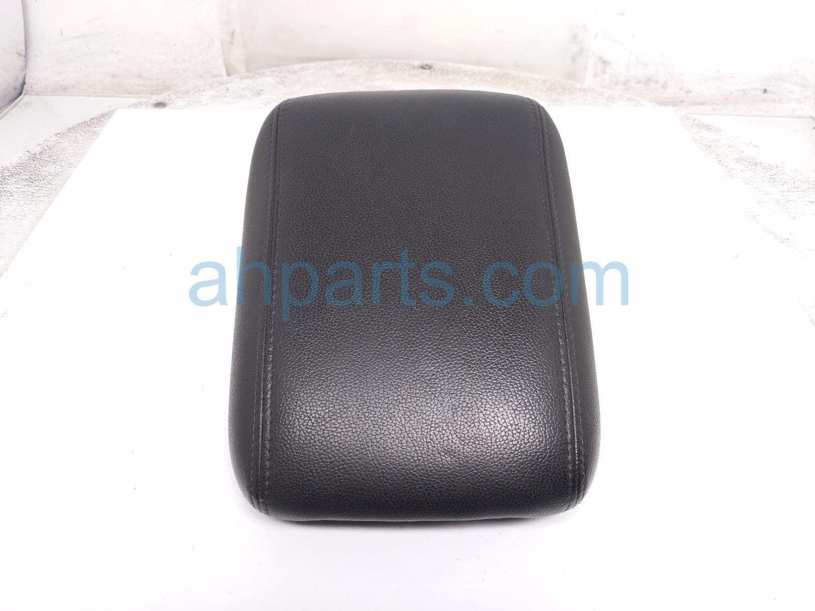 2016 Honda CR V Arm Rest Center Console Lid Tan Leather 83461 T0A A31ZB Replacement 2016 Honda CR V Arm Rest Center Console Lid Tan Leather 83461 T0A A31ZB Replacement thumbnail