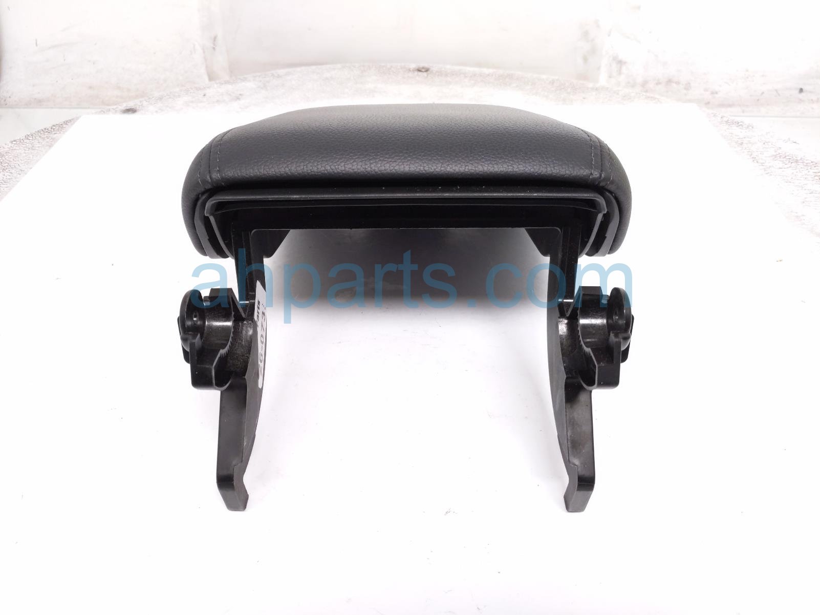 2016 Honda CR V Arm Rest Center Console Lid Tan Leather 83461 T0A A31ZB Replacement 2016 Honda CR V Arm Rest Center Console Lid Tan Leather 83461 T0A A31ZB Replacement thumbnail