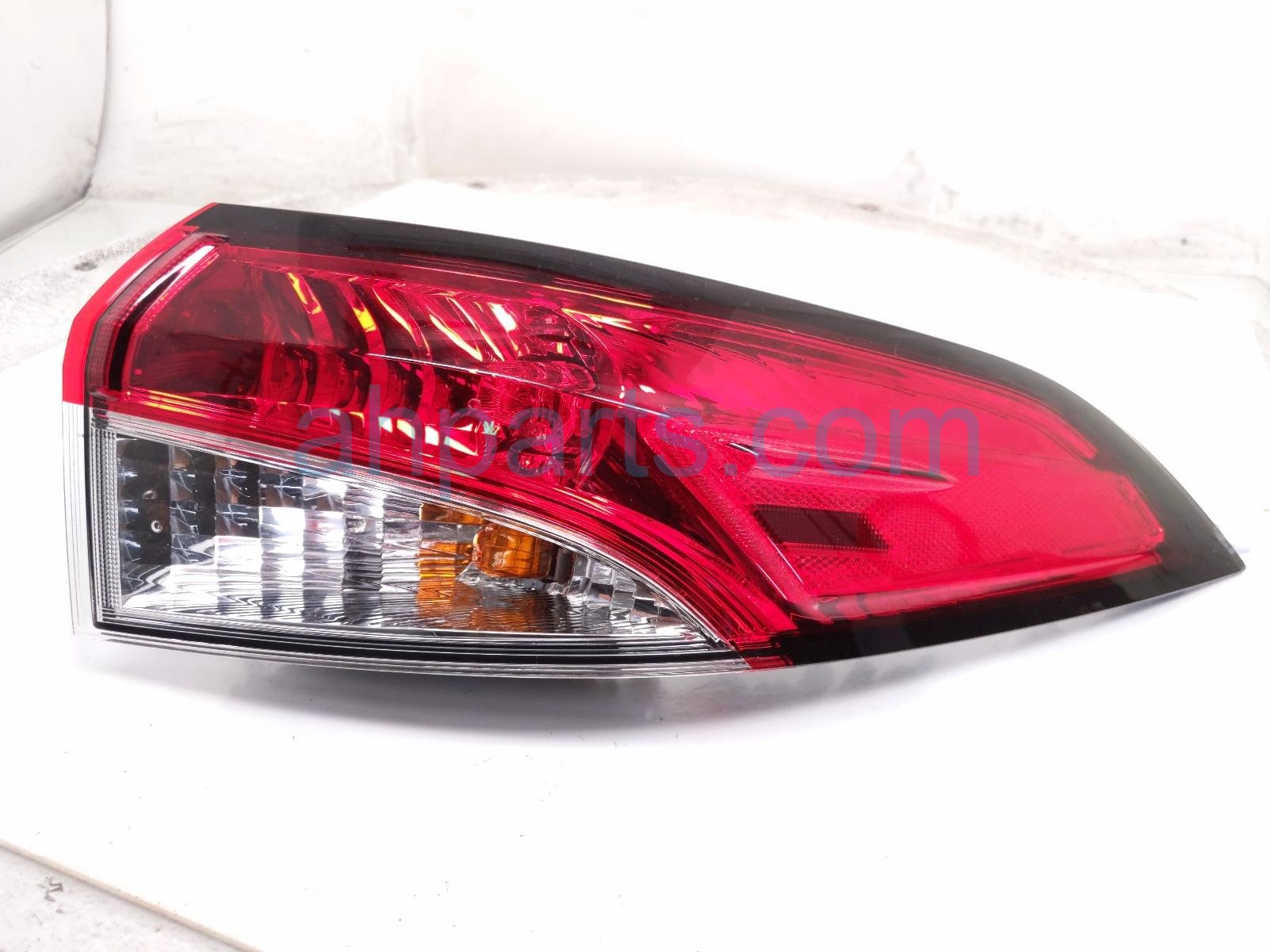 Toyota RH TAIL LAMP (ON BODY) Toyota RH TAIL LAMP (ON BODY)