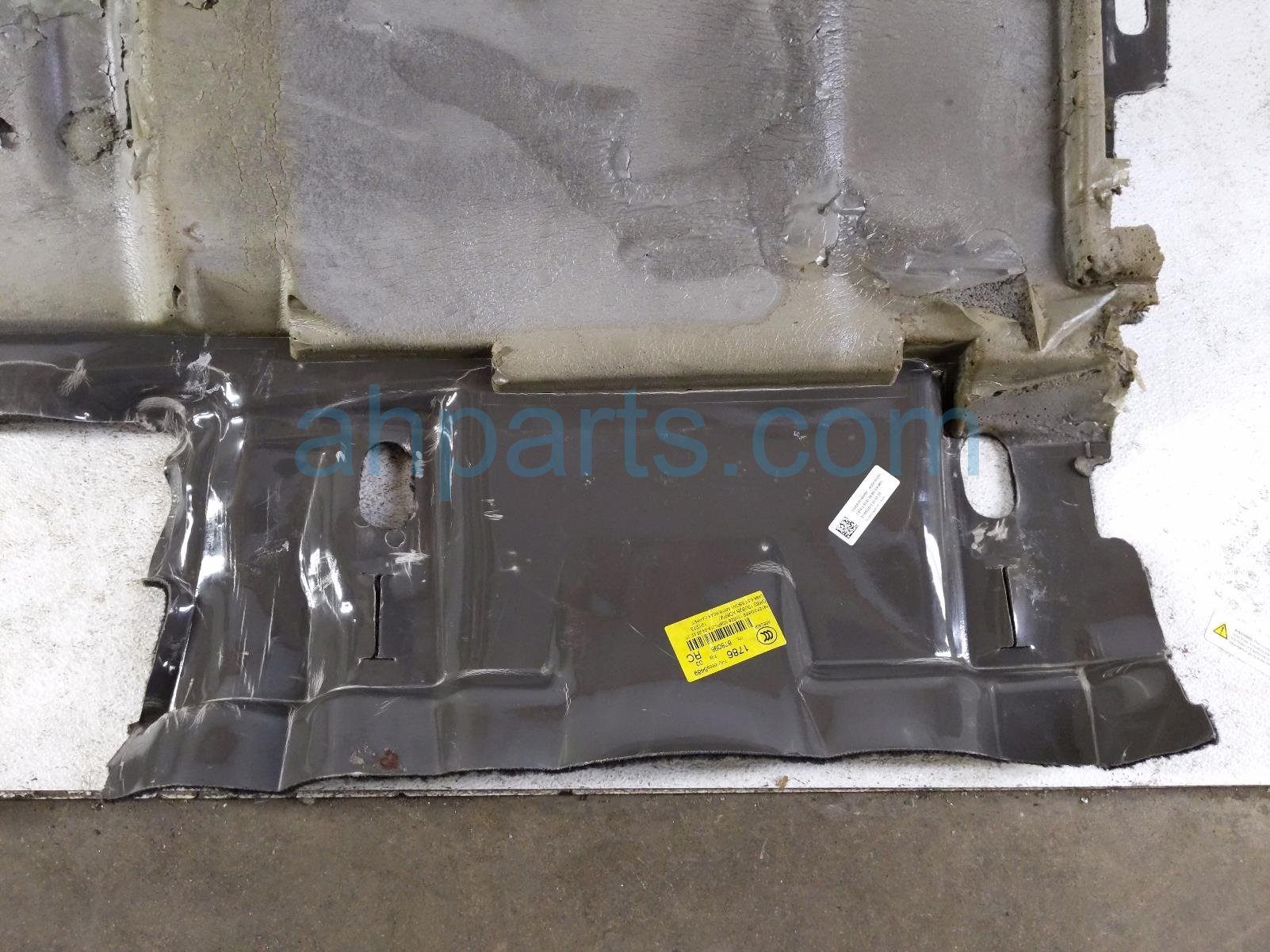 2020 Land Rover Range Rover Sport Ground Rear Floor Carpet Assy Black LR163887 Replacement 2020 Land Rover Range Rover Sport Ground Rear Floor Carpet Assy Black LR163887 Replacement thumbnail