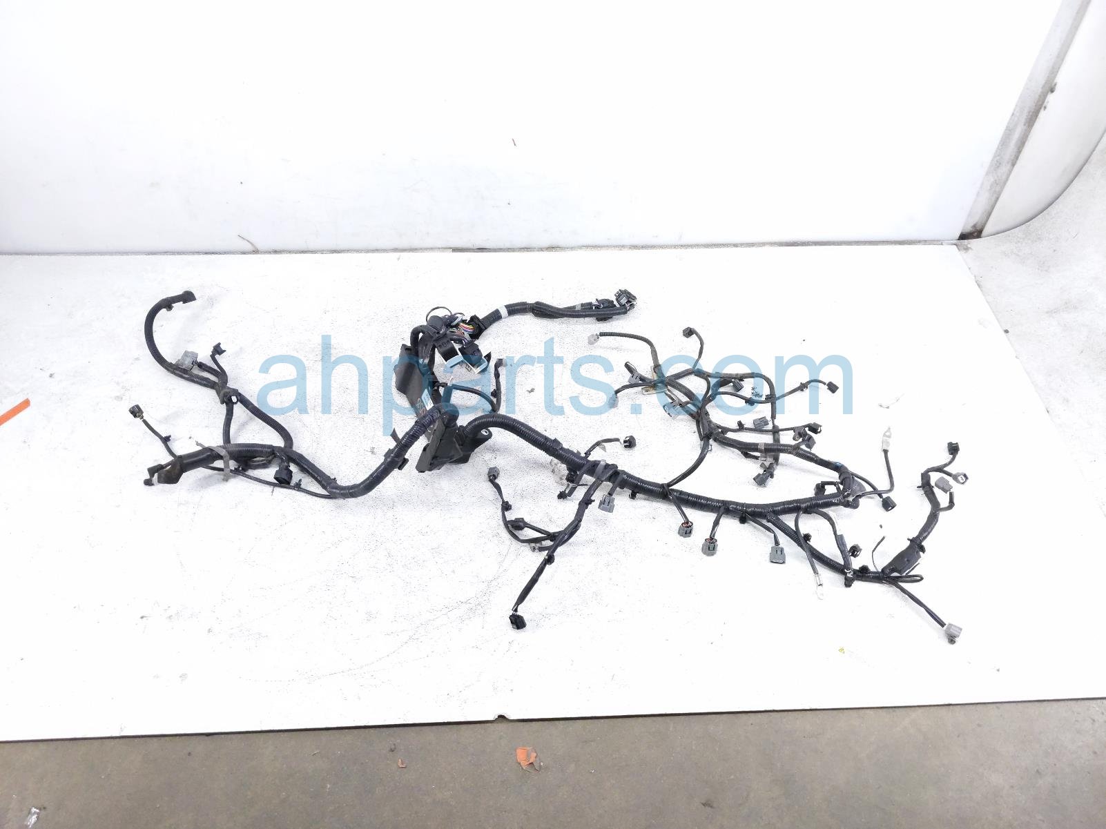 Nissan ENGINE WIRE HARNESS - SV