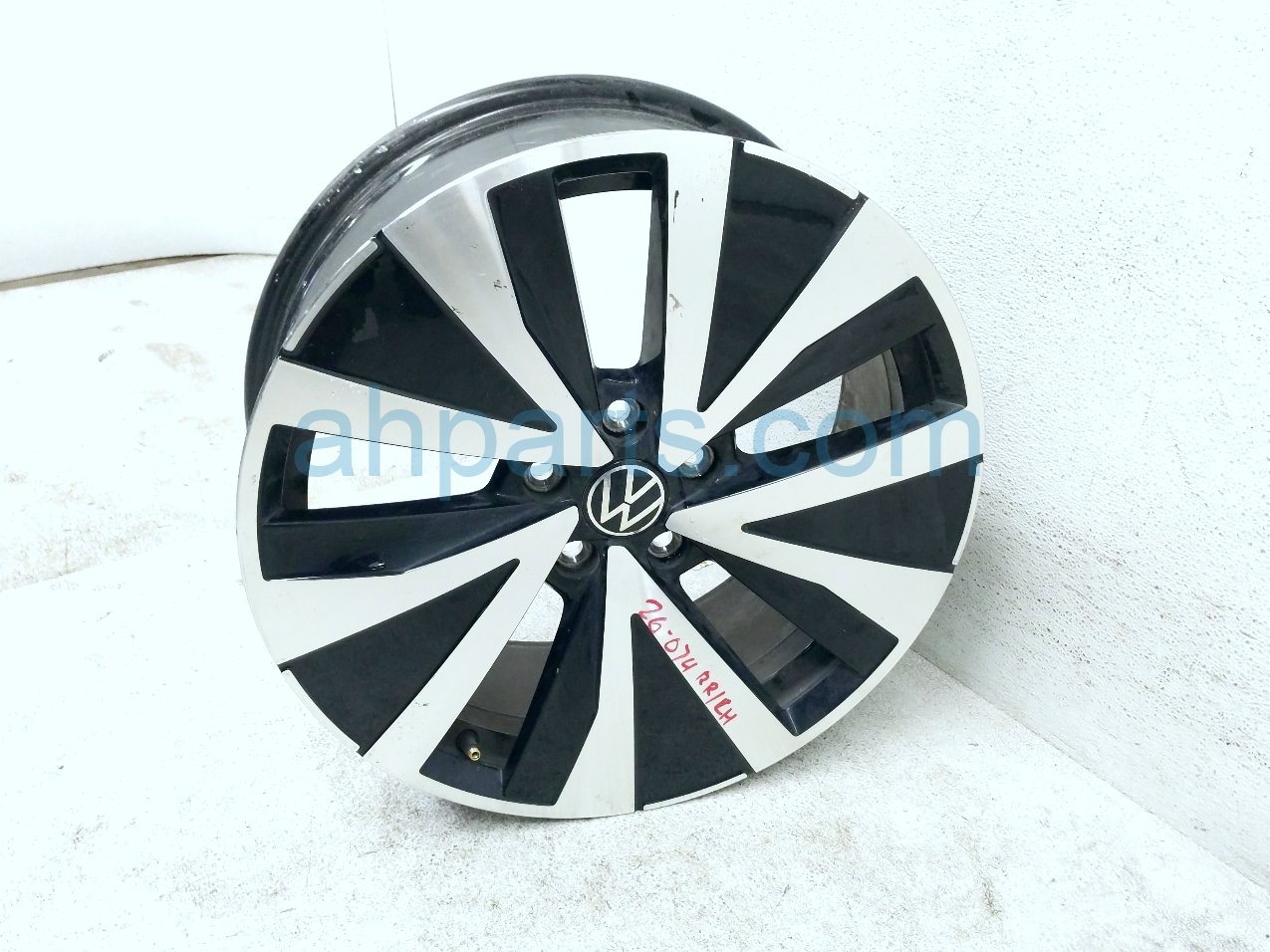 Volkswagen RR/LH WHEEL / RIM