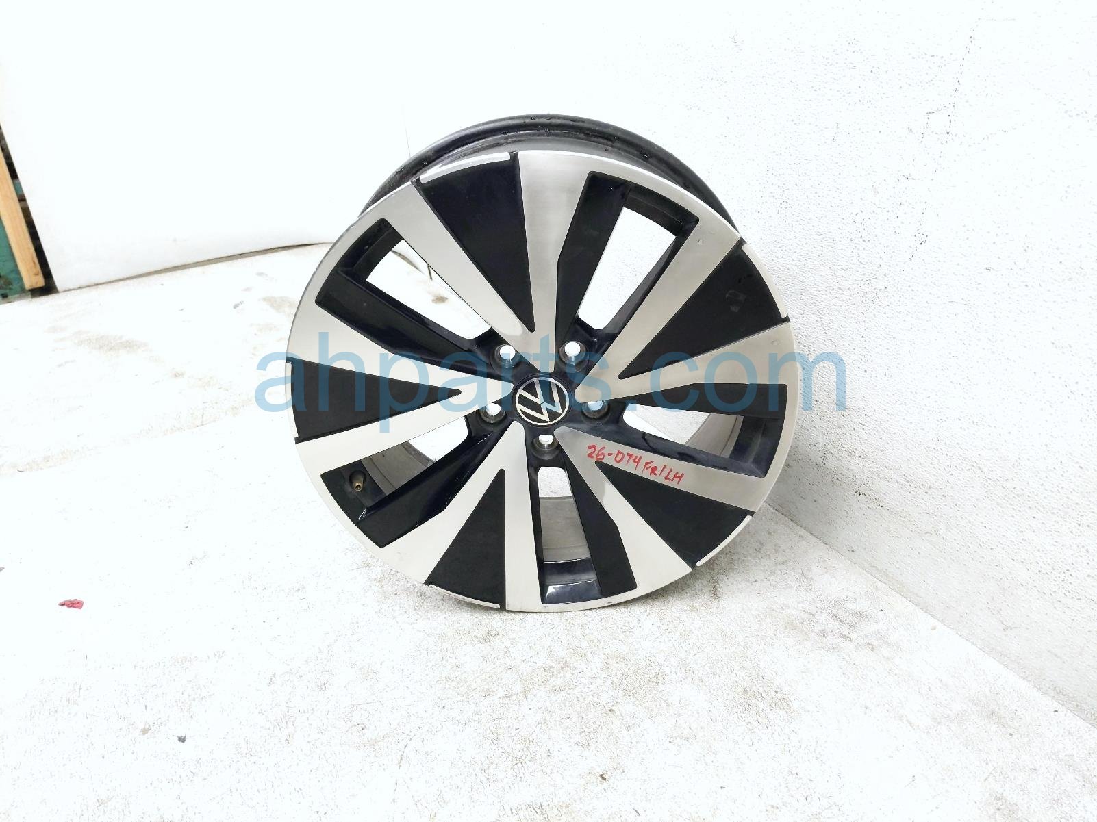 Volkswagen FR/LH WHEEL / RIM