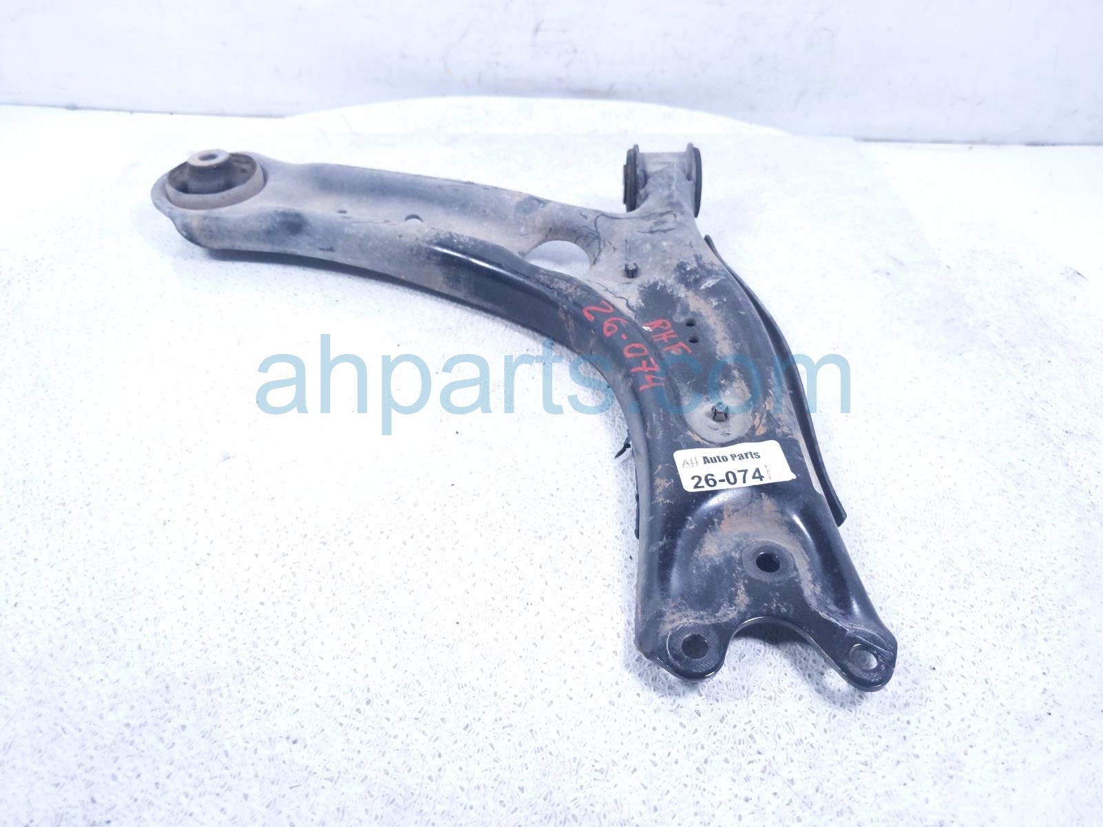 Volkswagen FR/RH LOWER CONTROL ARM