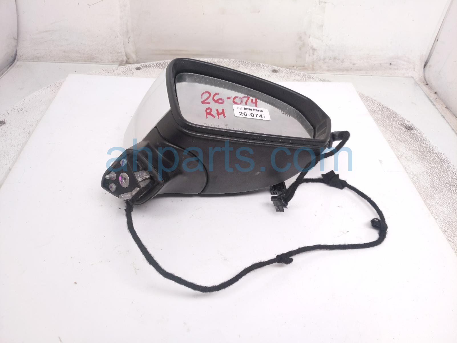 Volkswagen RH SIDE VIEW MIRROR - WHITE