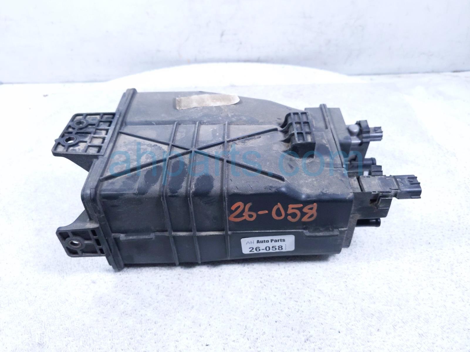 Nissan FUEL VAPOR CHARCOAL CANISTER - 2.5L