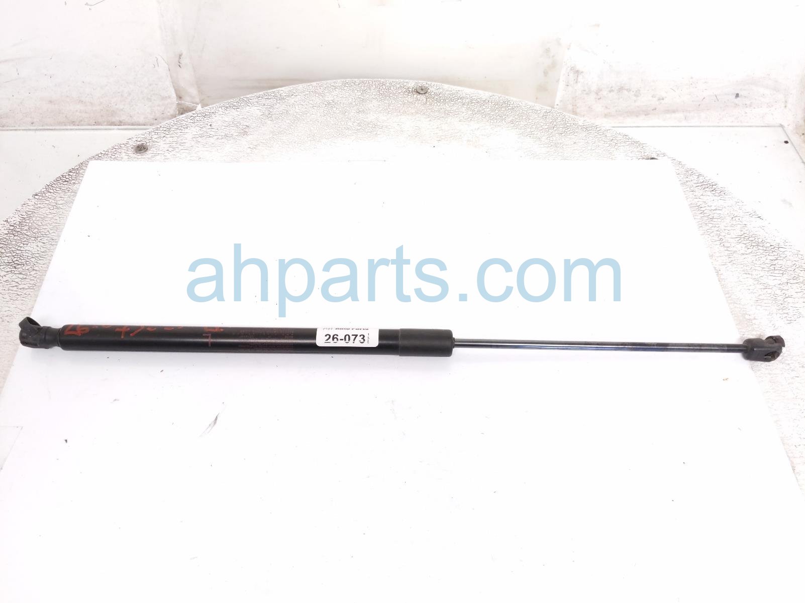 Rear driver TAILGATE LIFT SUPPORT STRUT