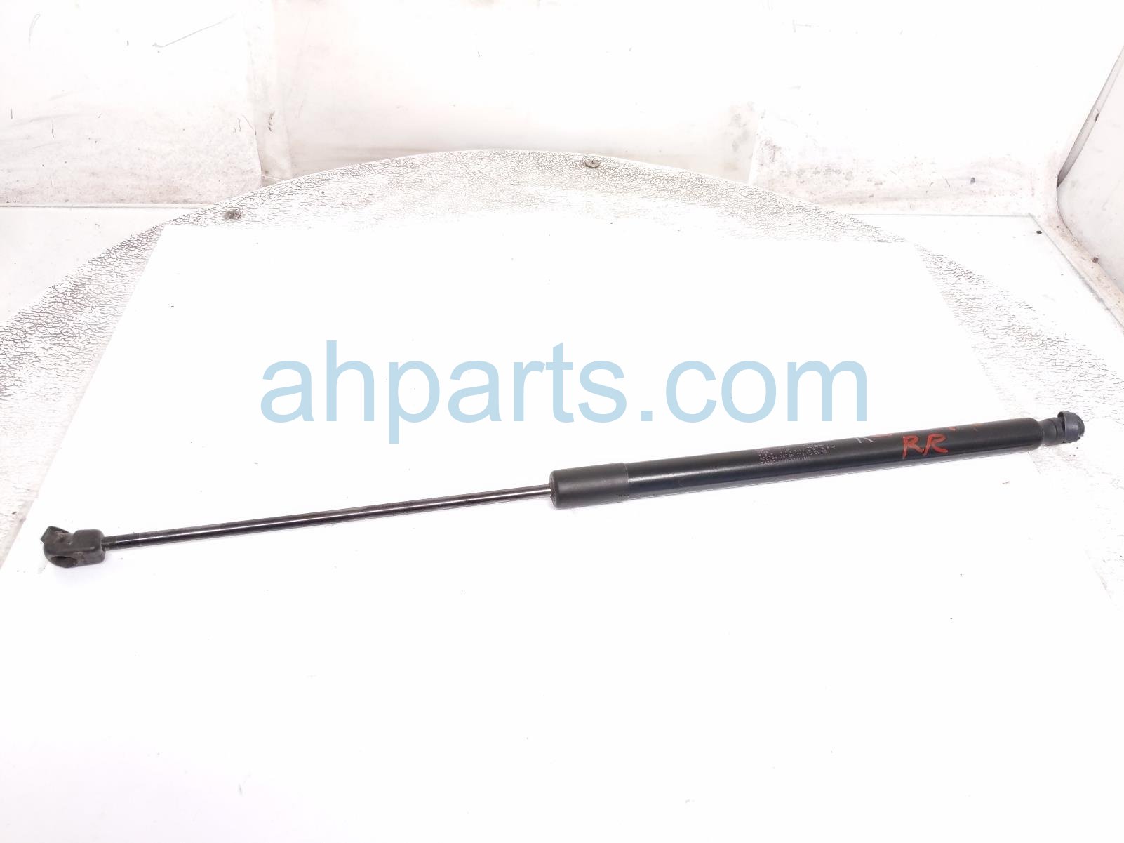 Rear passenger TAILGATE LIFT SUPPORT STRUT