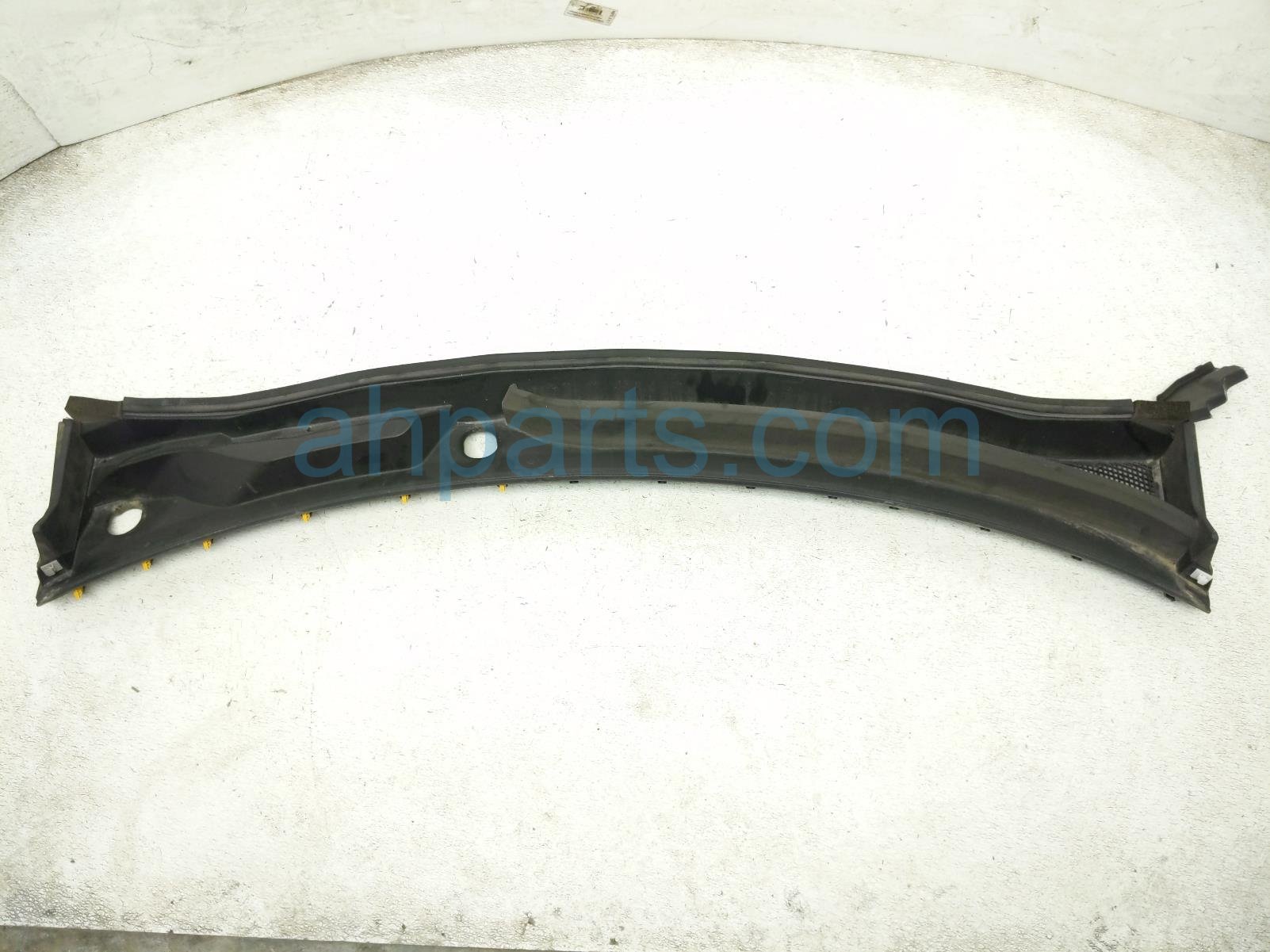 Nissan WINDSHIELD COWL GRILLE PANEL