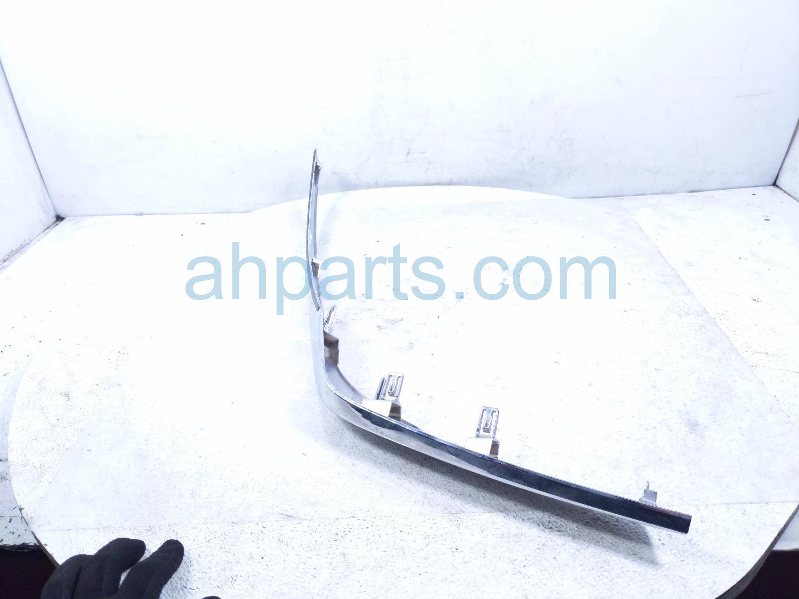 2024 Nissan Altima Front Passenger Grille Applique Trim silver 62074 9HF0A Replacement 2024 Nissan Altima Front Passenger Grille Applique Trim silver 62074 9HF0A Replacement thumbnail