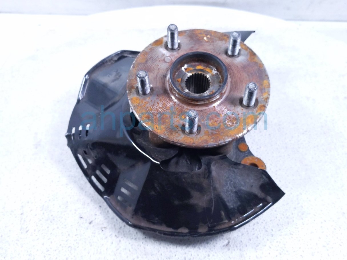 $249 Toyota FR/RH SPINDLE KNUCKLE HUB - FWD
