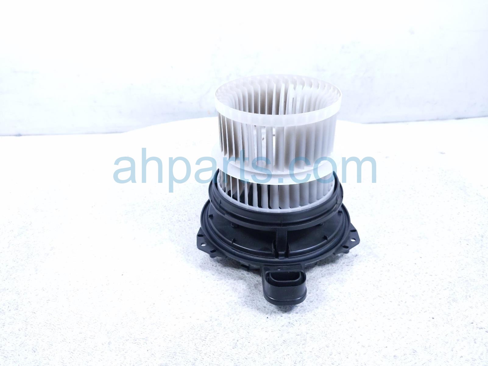 Toyota A/C BLOWER MOTOR - FRONT