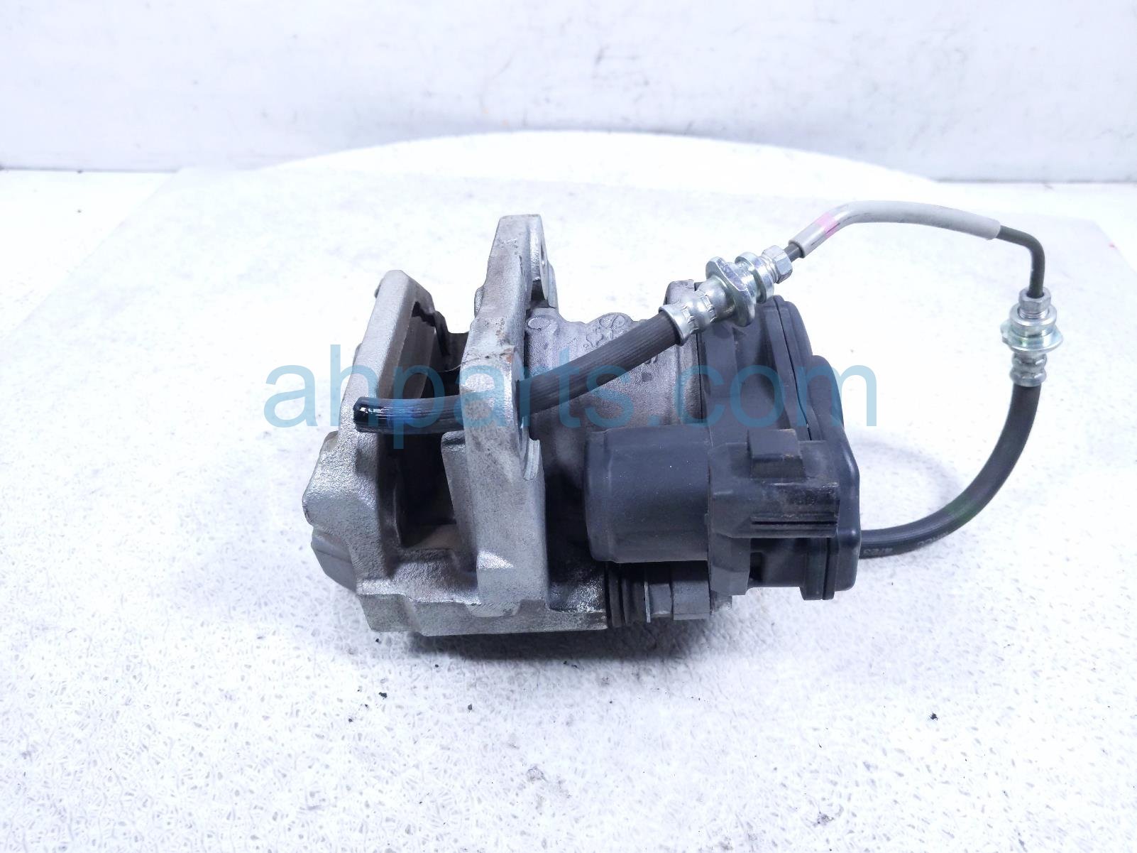 2023 Nissan Rogue Rear Driver Brake Caliper D4010 6RA4C Replacement 2023 Nissan Rogue Rear Driver Brake Caliper D4010 6RA4C Replacement thumbnail