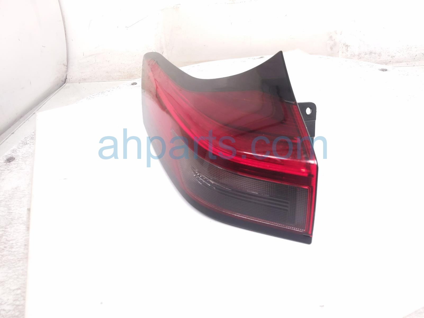 2023 Nissan Rogue Light / Rear Driver Tail Lamp (on Body) 26555 6RR0C Replacement 2023 Nissan Rogue Light / Rear Driver Tail Lamp (on Body) 26555 6RR0C Replacement thumbnail