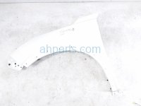 Nissan LH FENDER - WHITE Nissan LH FENDER - WHITE