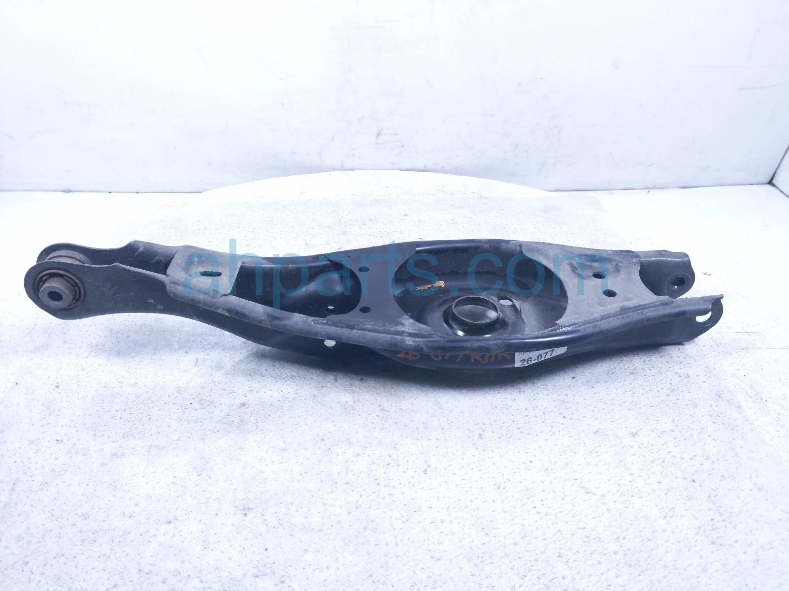 Honda RR/RH SPRING SEAT LOWER CONTROL ARM